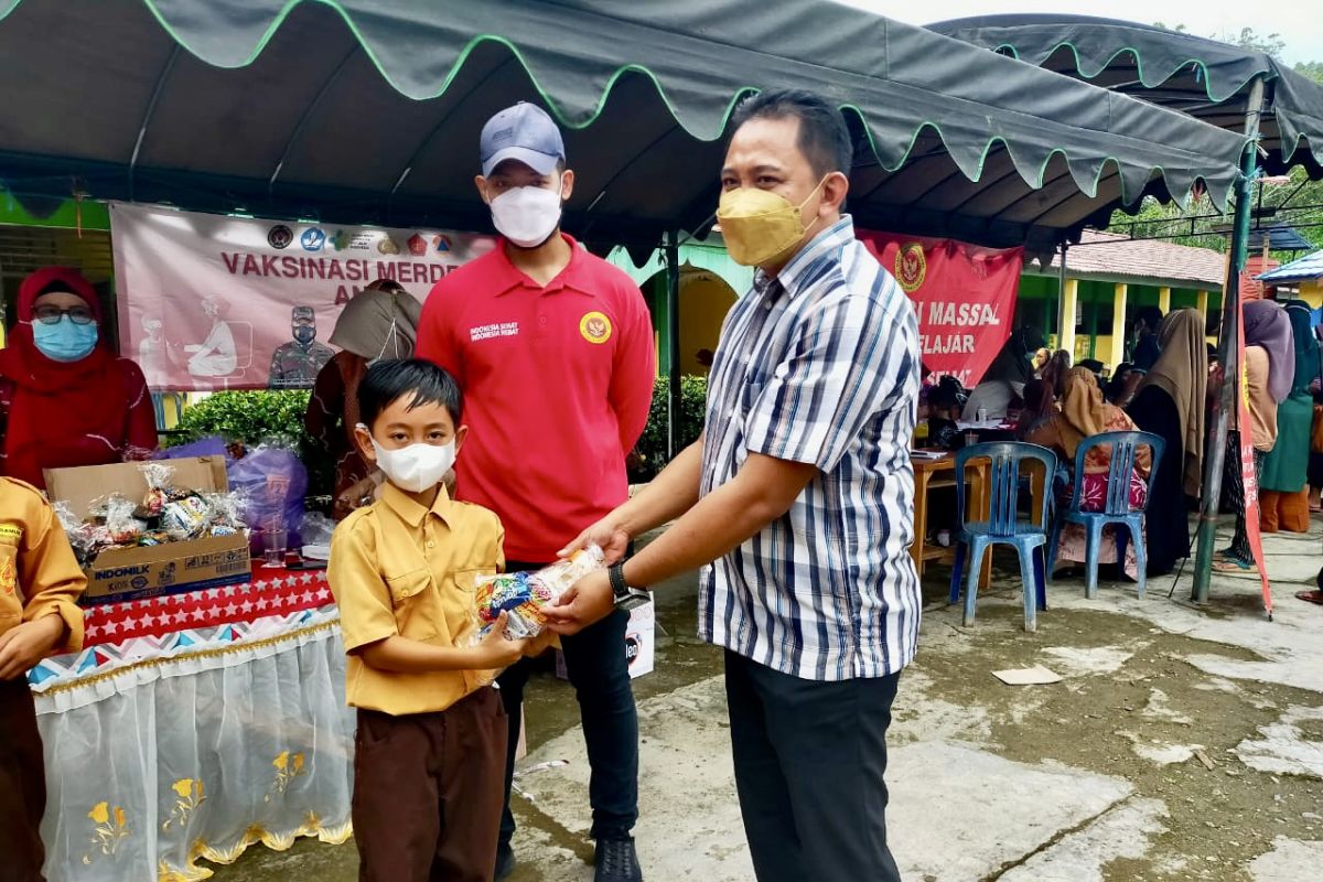 BIN performs vaccination for children in Balangan