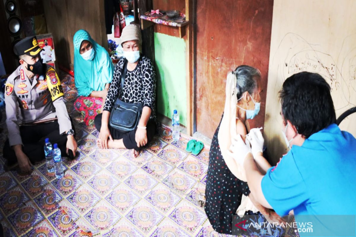 Kapolresta sambangi rumah warga lansia bantu percepatan vaksinasi