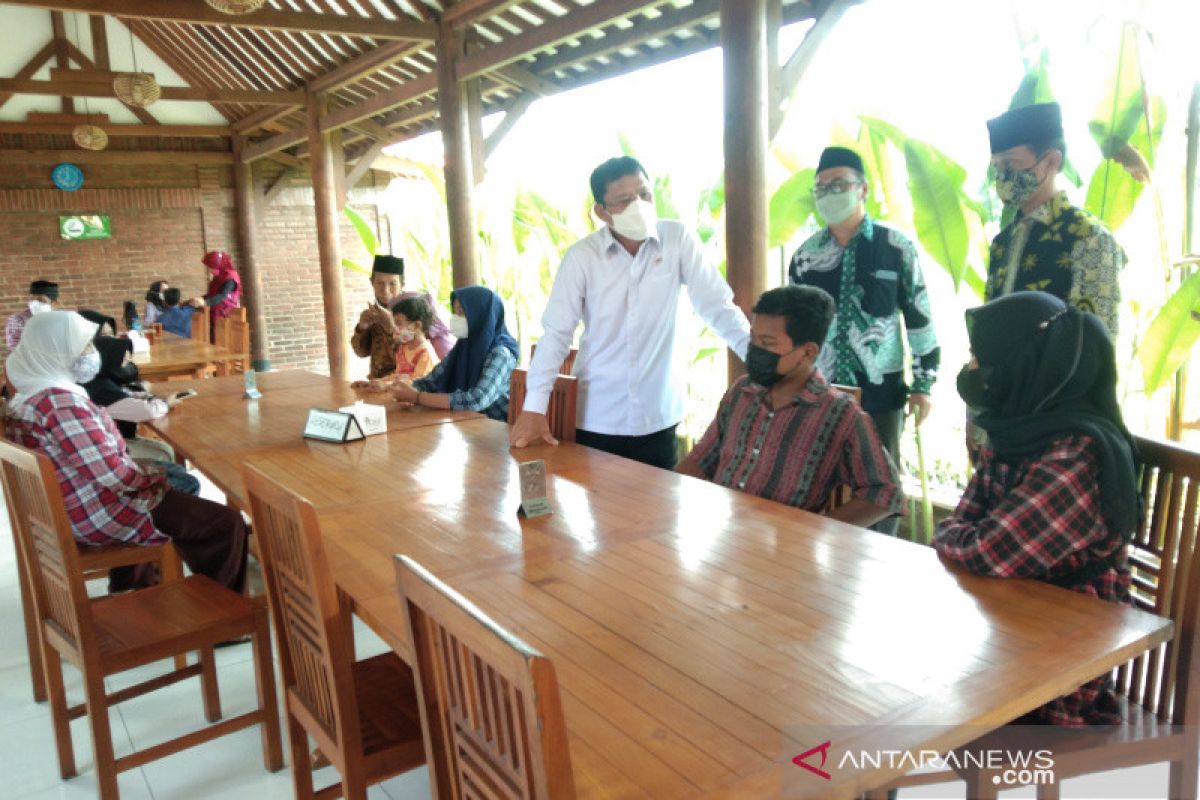 Sekolah anak yatim piatu korban COVID-19 dijamin hingga SMA