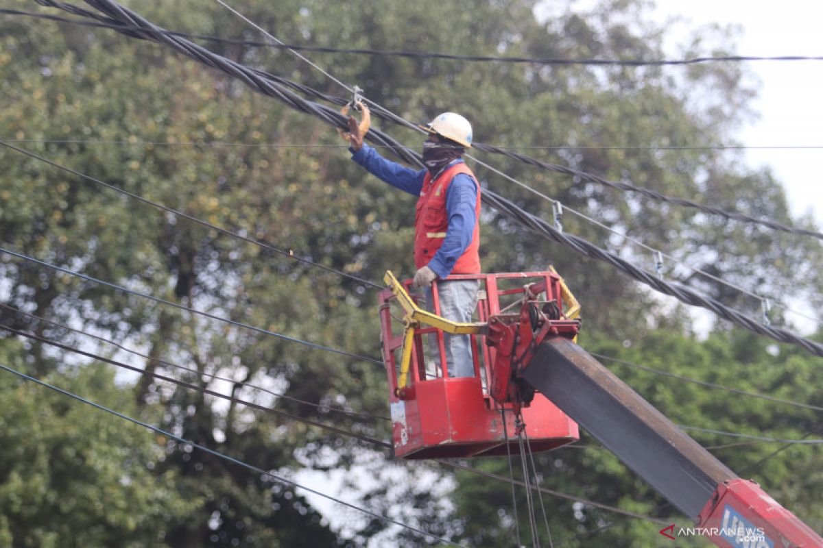 Penjualan Listrik PLN Semester I Capai 137,12 TWh, Sektor Bisnis Jadi ...