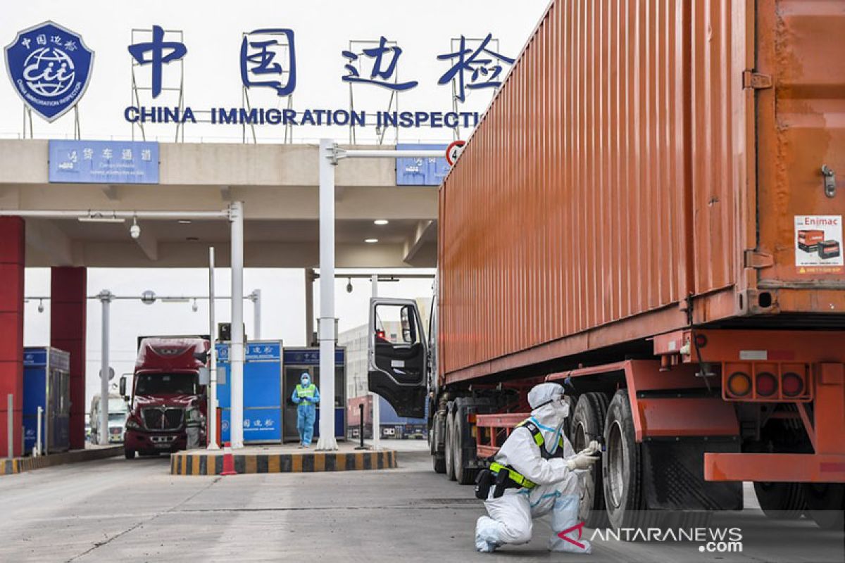 Pelabuhan Dongxing di Guangxi, China, kembali beroperasi
