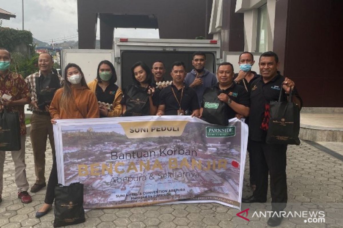 Suni Hotel Abepura salurkan makanan dan bahan pokok bagi korban banjir