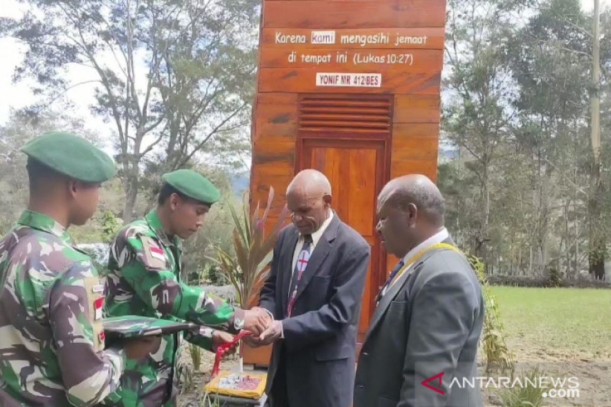 Satgas TNI Yonif 412 bangun enam menara lonceng gereja di Lanny Jaya