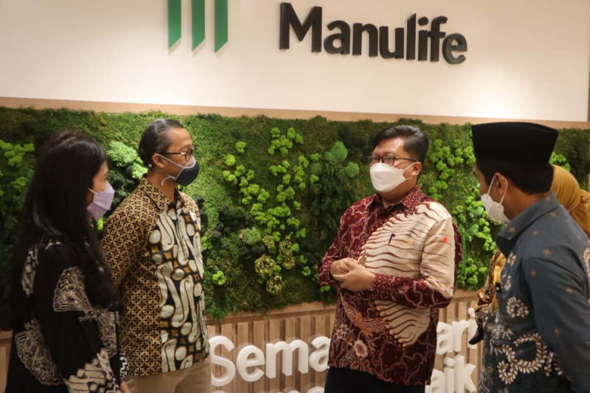 Manulife Indonesia siap mudahkan nasabah salurkan wakaf