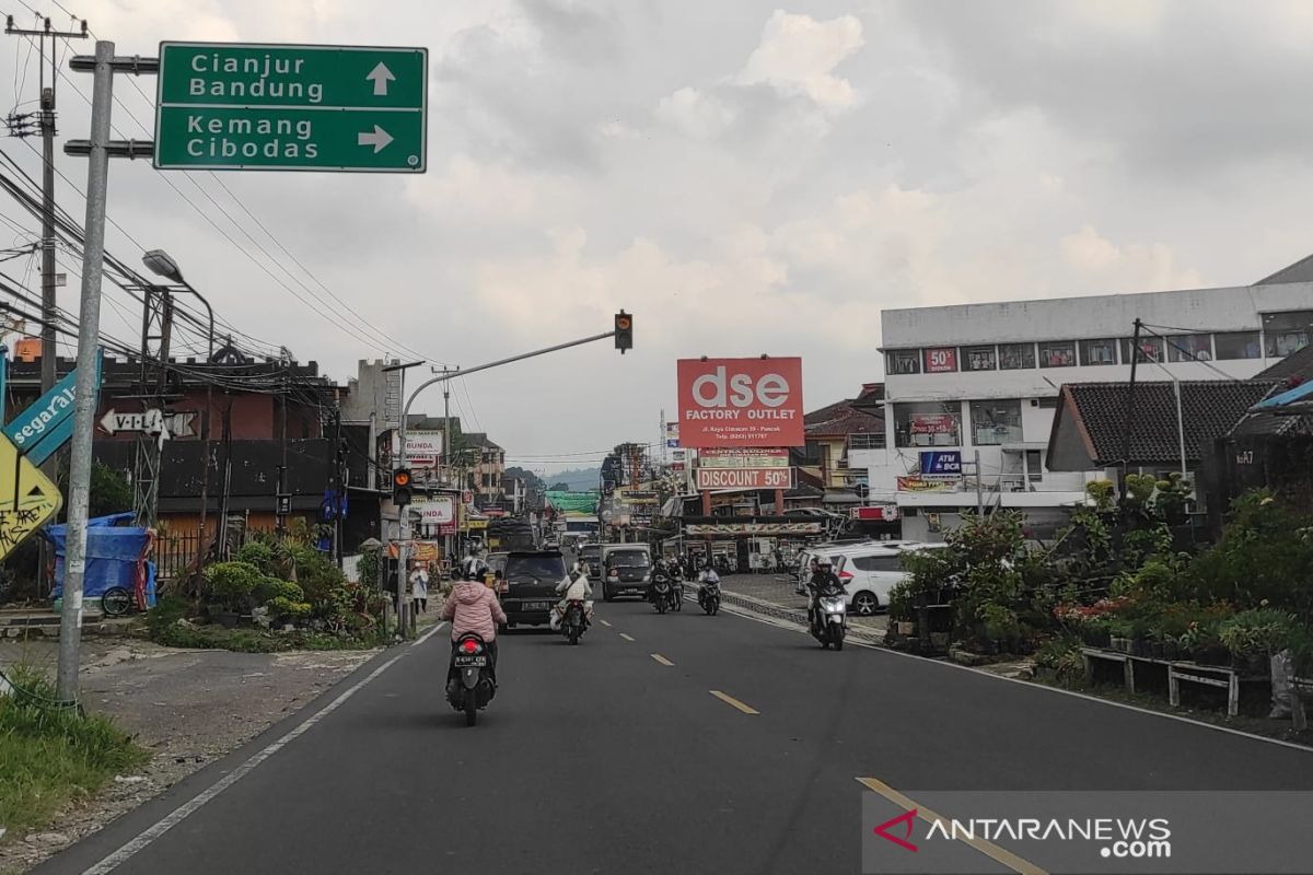 Polres Cianjur rekayasa arus lalu lintas antisipasi macet jalur Puncak