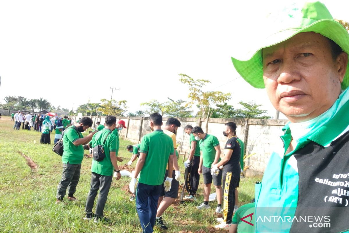 FKH berkolaborasi hijaukan stadion Pemkot Banjarmasin