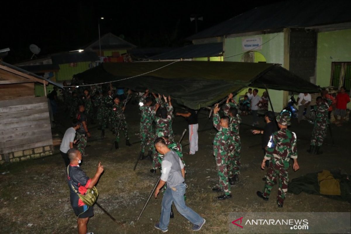 Lanud Silas Papare dirikan tenda bagi korban banjir Jayapura