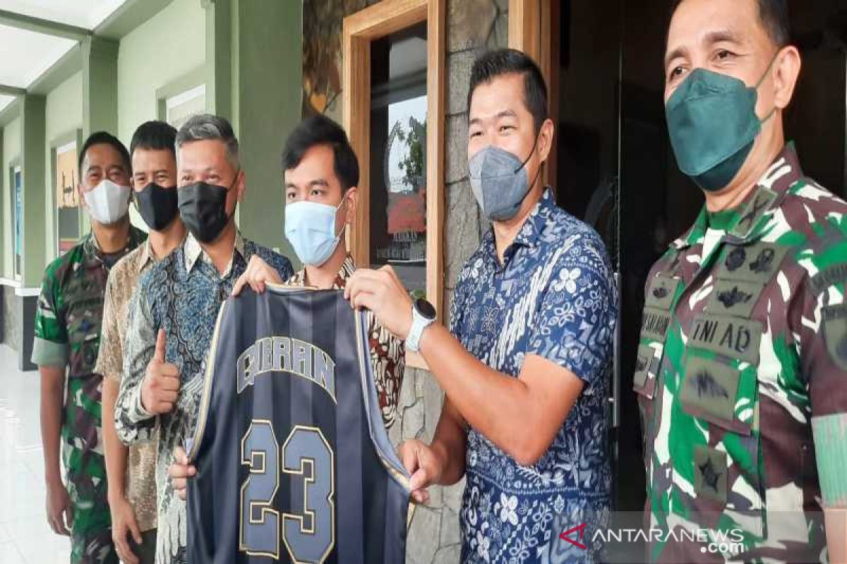 Gibran sambut baik kedatangan tim basket West Bandits di Solo