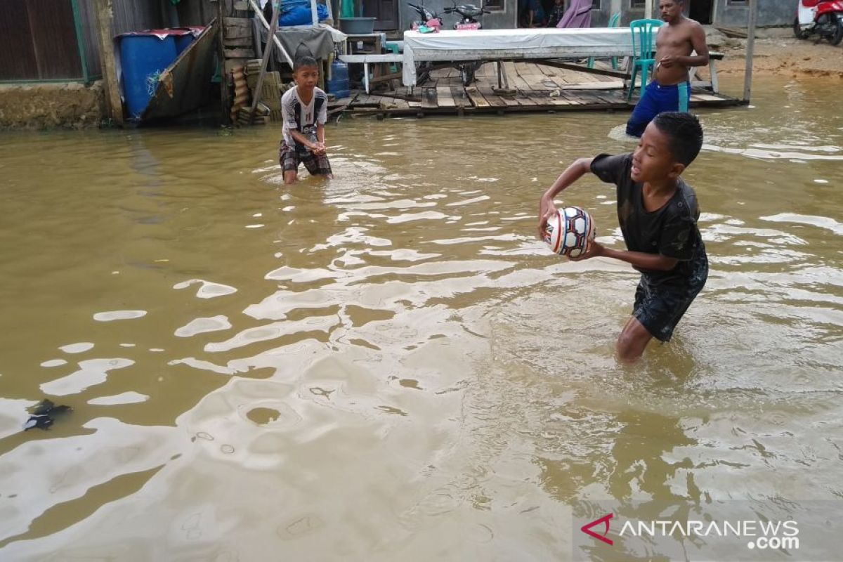 Hujan petir, BMKG keluarkan peringatan dini cuaca Kaltim untuk 3 hari