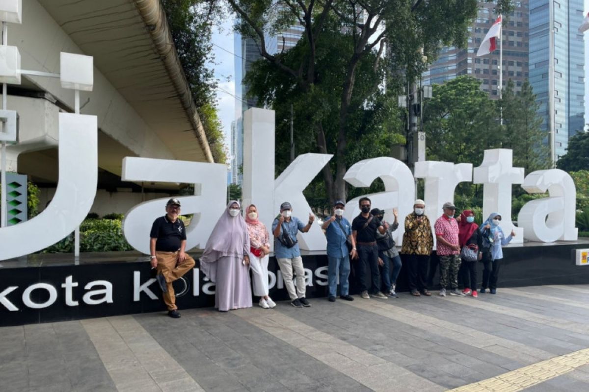 Catatan Ilham Bintang - Menjadi turis " norak" di Jakarta (Bagian 2)