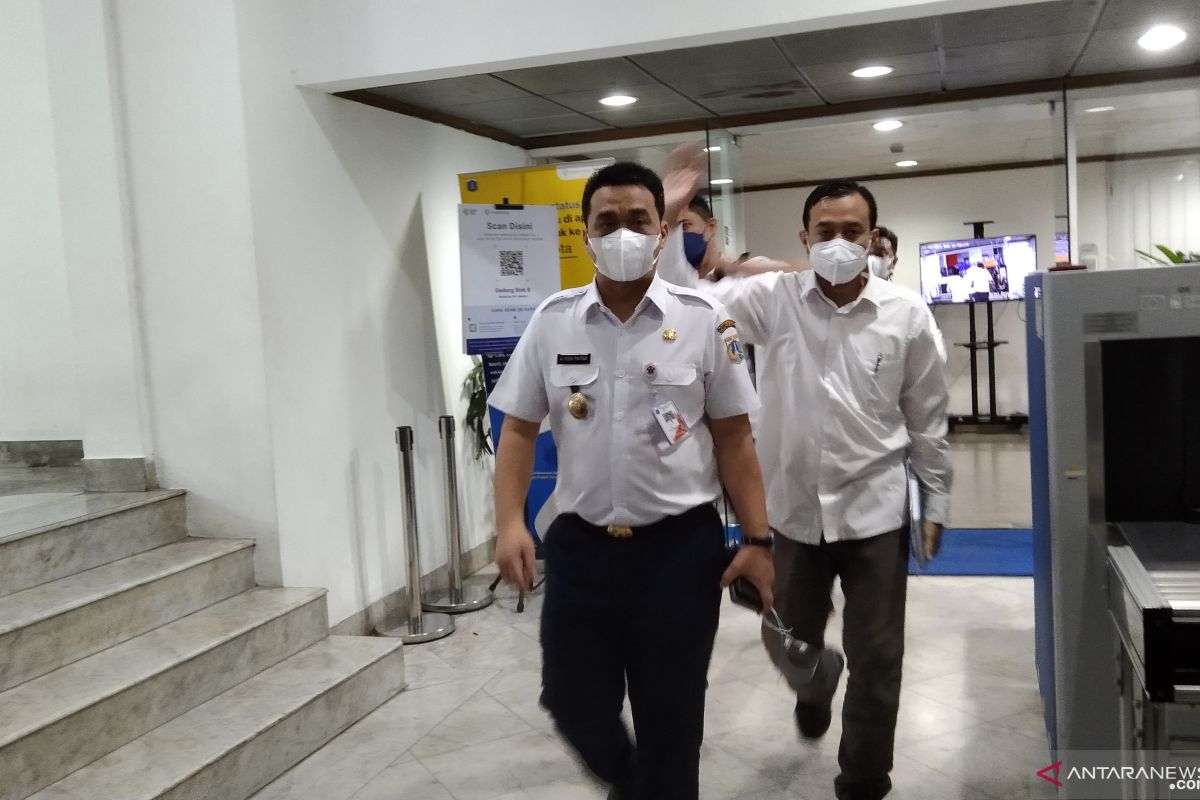 Jakarta to impose micro-lockdowns to stem COVID spread