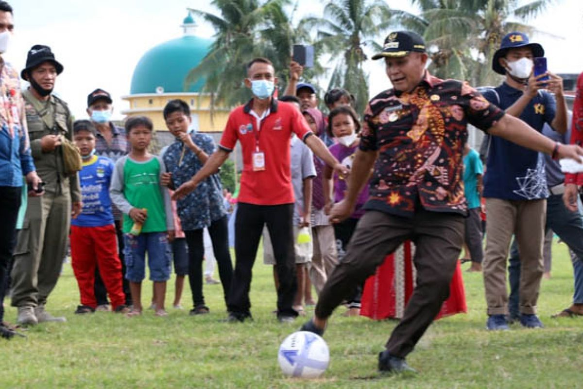 Bupati Lampung Selatan resmikan Stadion Sepak Bola Mini Cakrawala