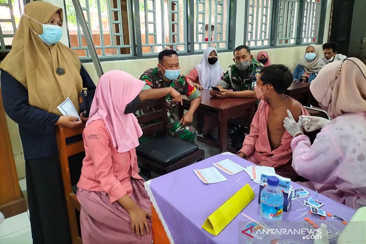 Target harian vaksinasi anak usia 6-11 tahun terkendala pasokan