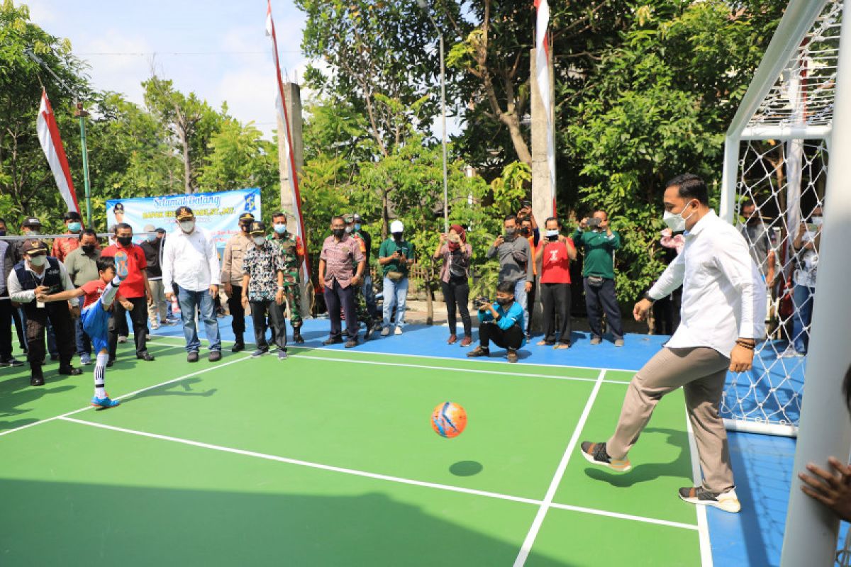 Sebanyak 573 lapangan olahraga telah dibangun di Surabaya