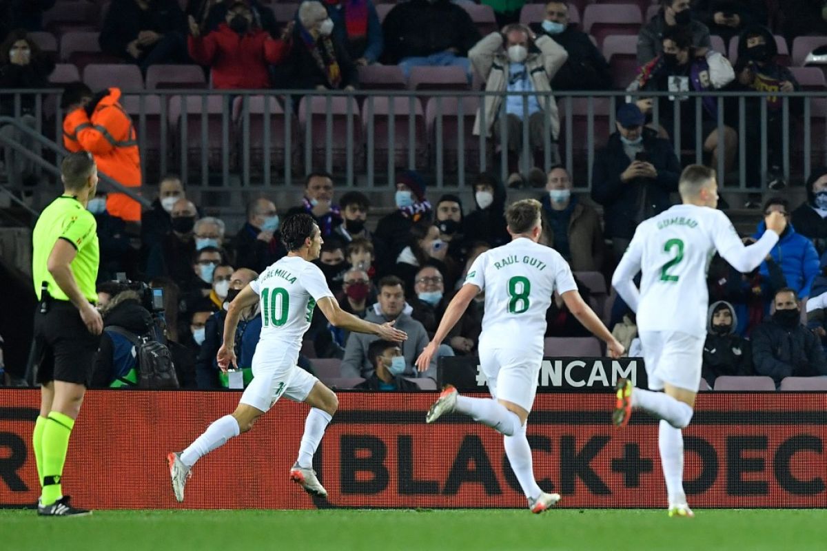 Elche ke luar dari zona degradasi usai bungkam  Espanyol 2-1