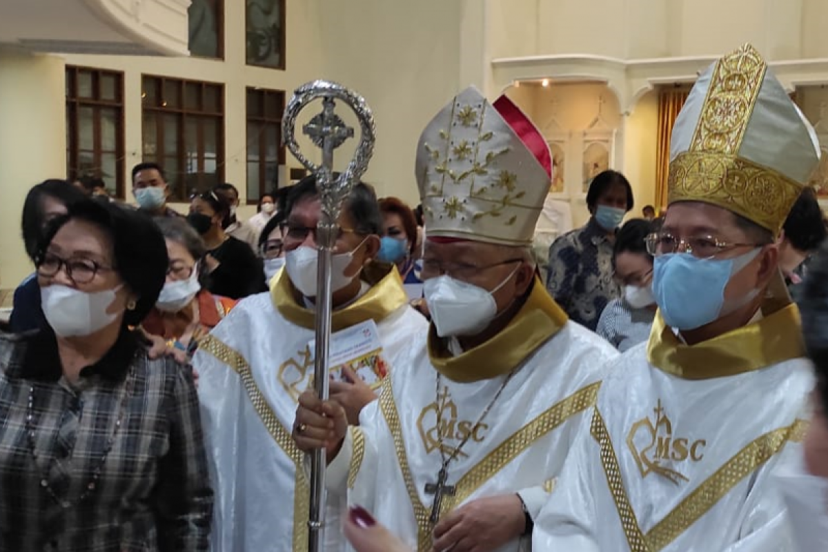 Uskup Mandagi: Cinta mengatasi kelelahan, cinta mengatasi kekurangan-kekurangan