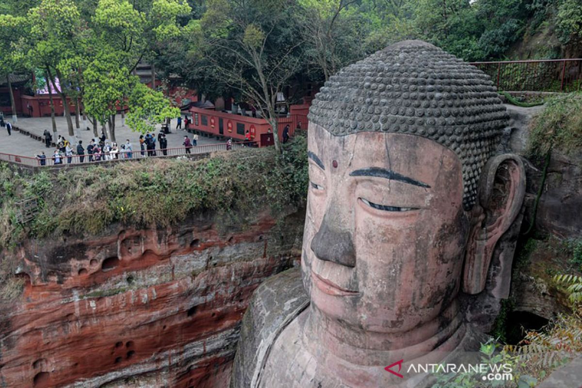 Pakar China pertimbangkan restorasi patung Buddha terbesar di dunia