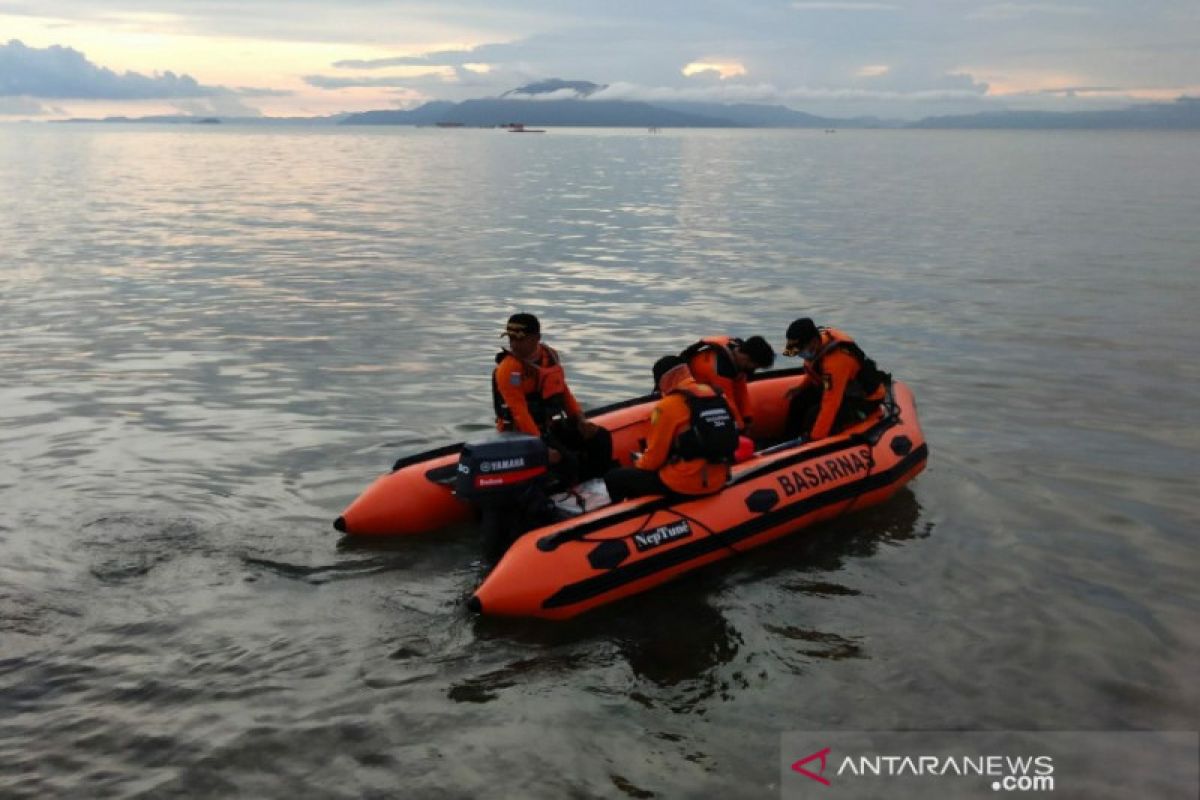 Basarnas Kendari kerahkan dua tim cari nelayan hilang di Konawe Selatan