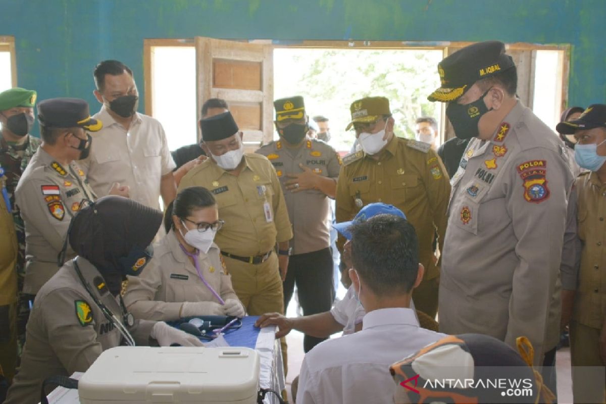 Vaksinasi COVID-19 di Kampar terus berlanjut, Kapolda Riau turut meninjau