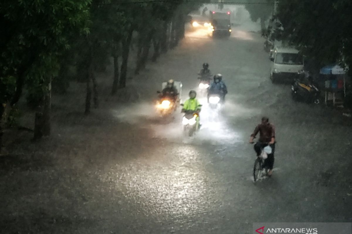 Selasa ini sebagian wilayah Indonesia berpotensi hujan deras