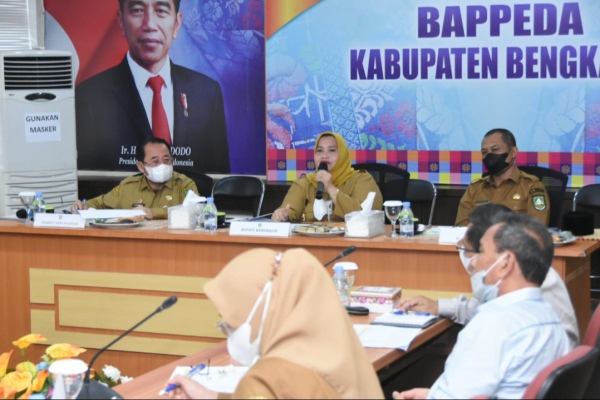 Kasmarni tekan perangkat daerah wujudkan program unggulan