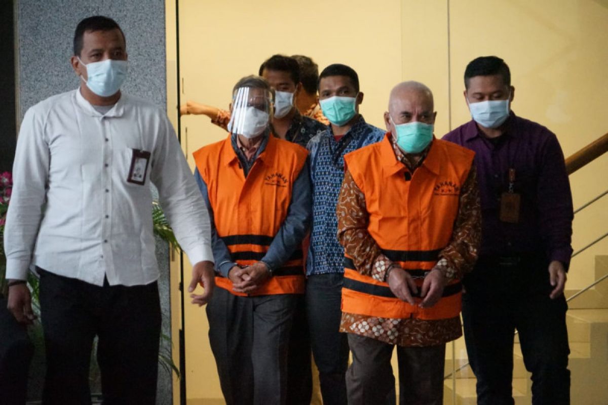 KPK perpanjang penahanan  mantan Wali Kota Banjar Herman Sutrisno