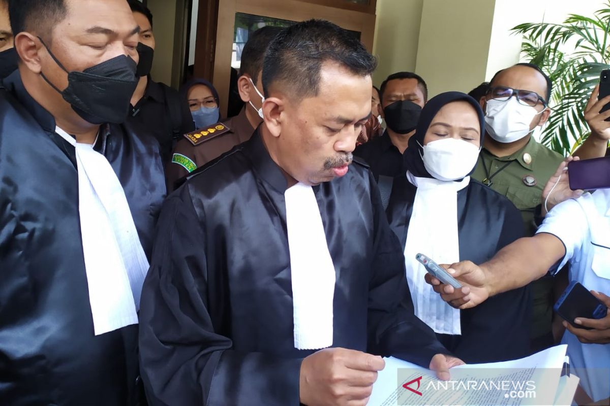 Jaksa tuntut aset Herry Wirawan terdakwa pemerkosaan santri dilelang untuk biaya hidup korban