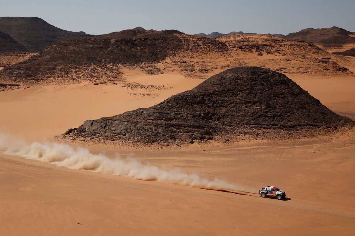 De Villiers bawa Toyota sapu podium etape 9, Al Attiyah perlebar jarak