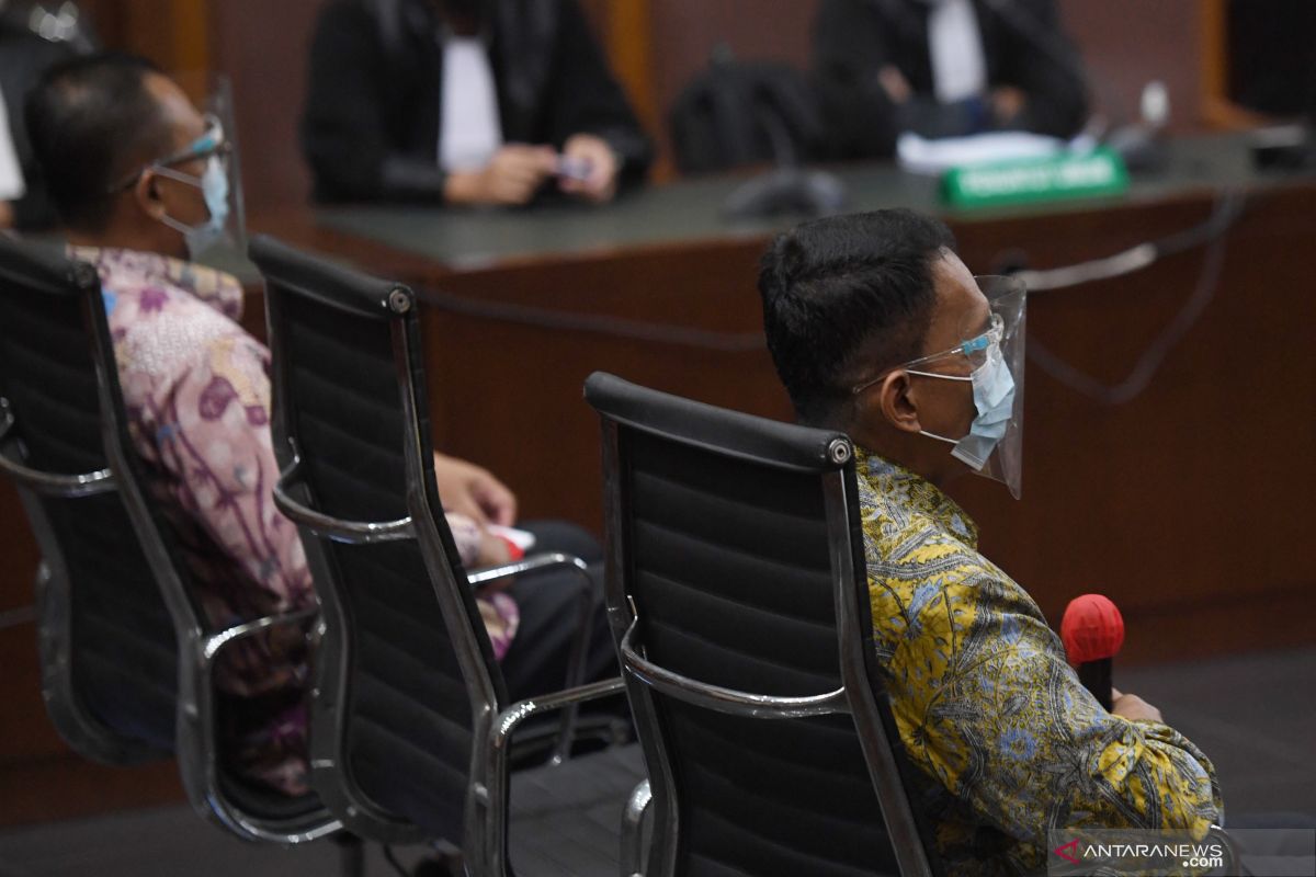 Majelis hakim tunda pembacaan vonis mantan pejabat Ditjen Pajak