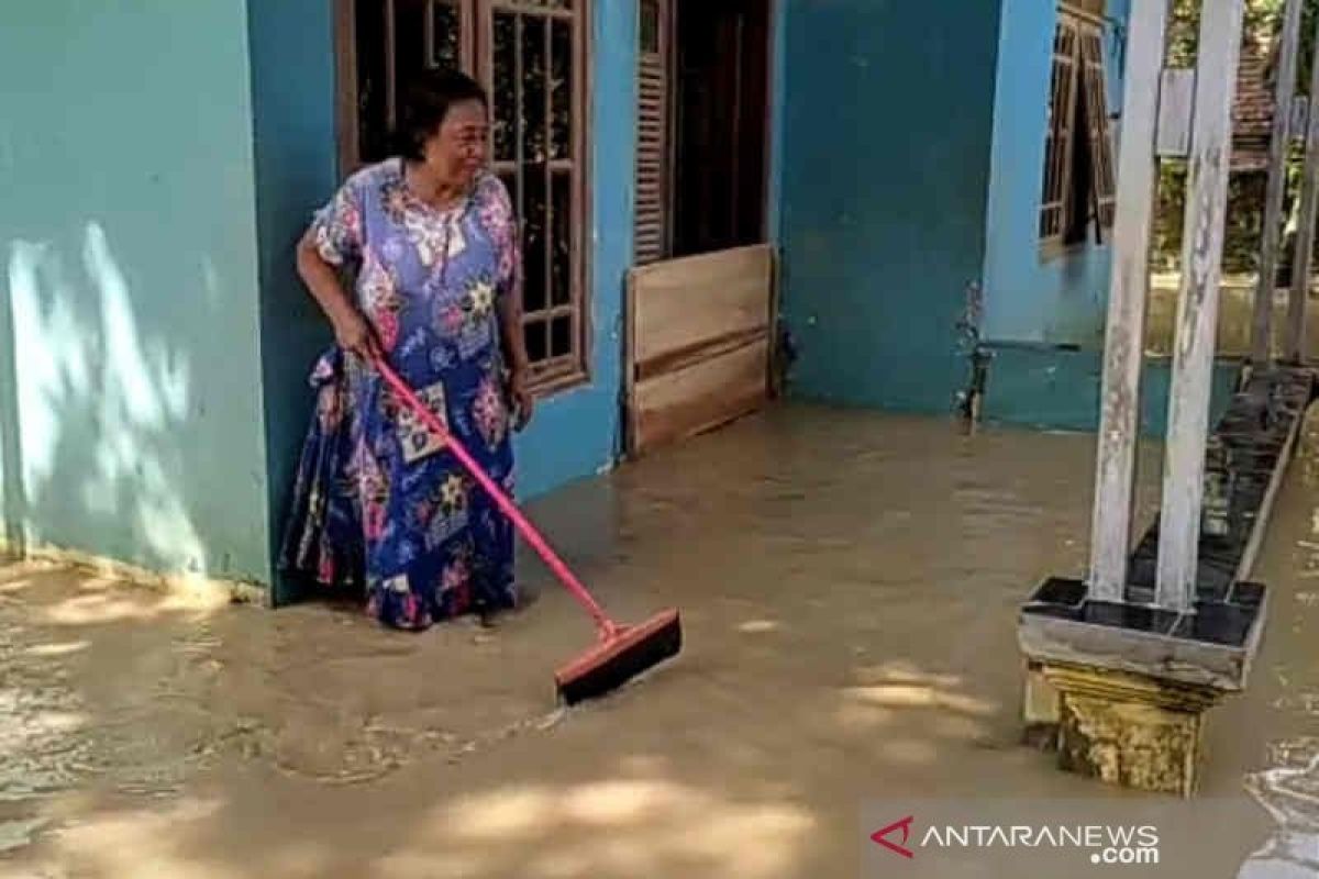 Ratusan rumah di Cirebon, Jawa Barat terendam banjir