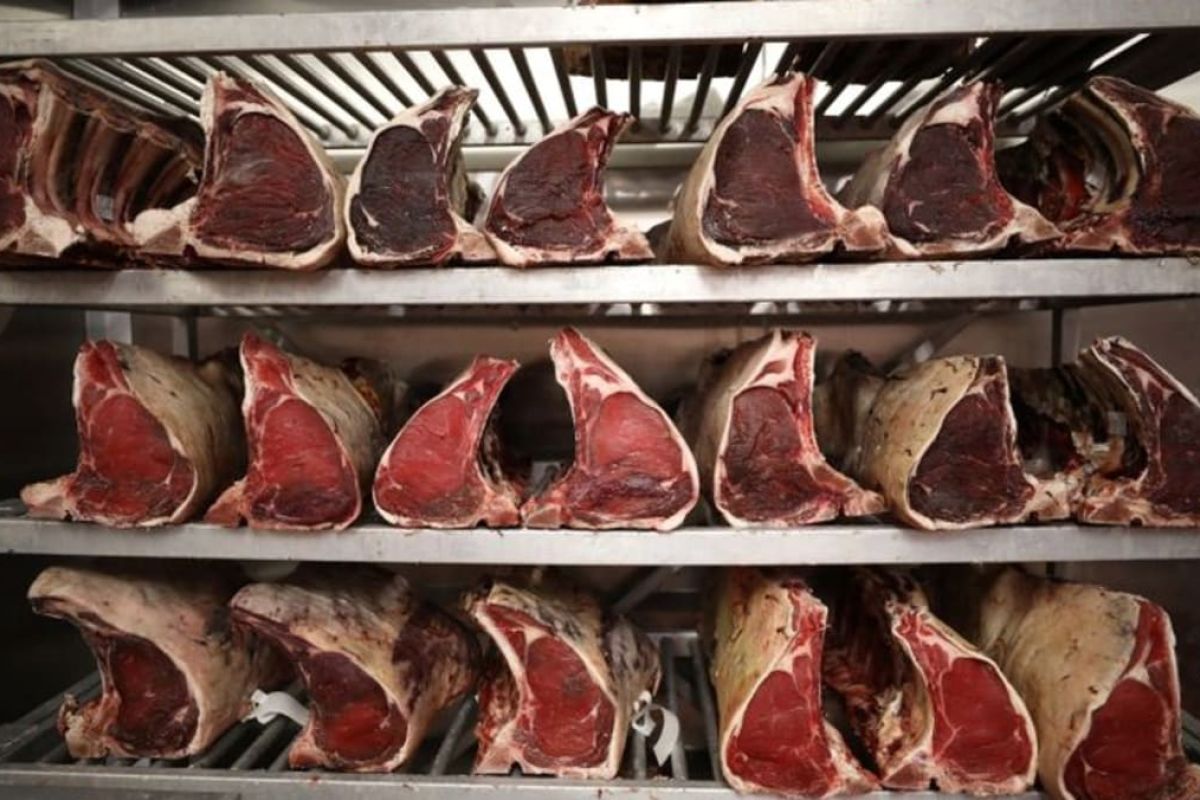 China, Filipina tangguhkan impor daging sapi dari Kanada