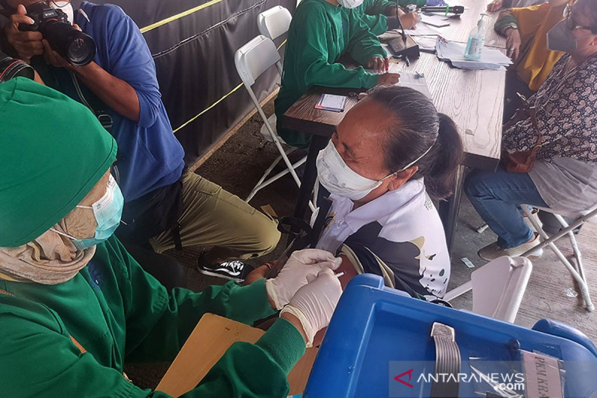 Puskesmas Kecamatan Kramat Jati siapkan 150 dosis vaksin "booster"