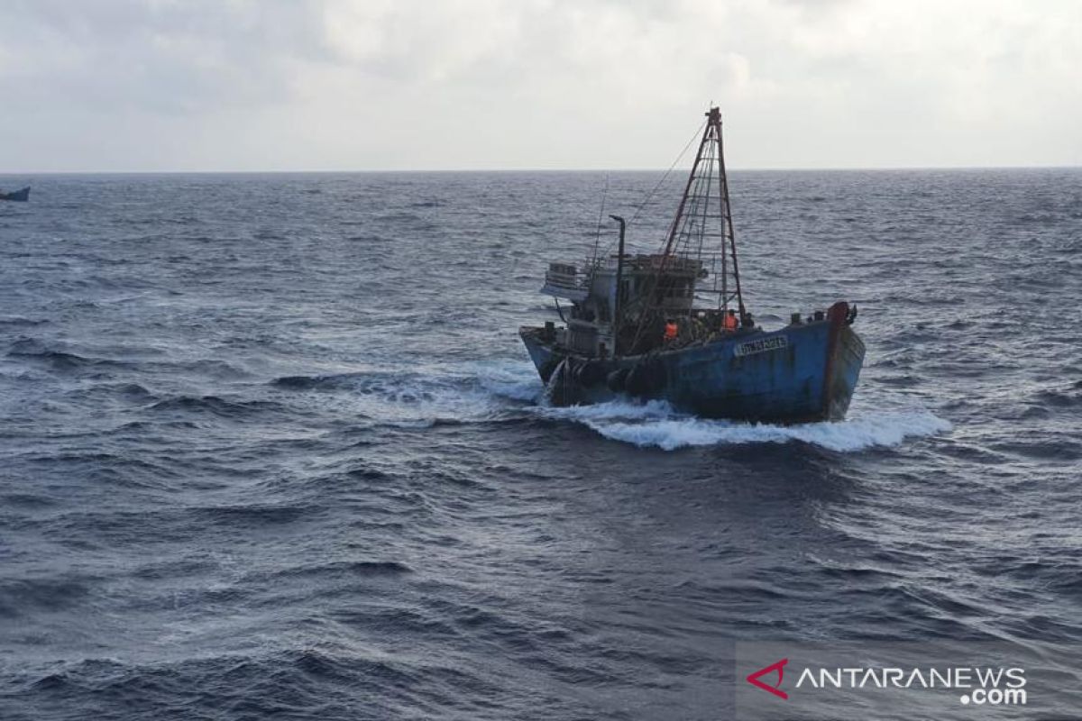 Selain mencuri ikan, KIA juga memalsukan identitas