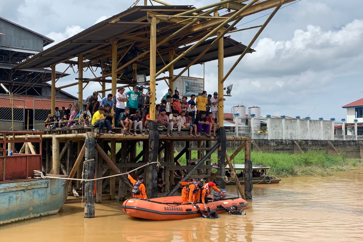 Basarnas Jambi cari pekerja pabrik karet tenggelam di Batanghari