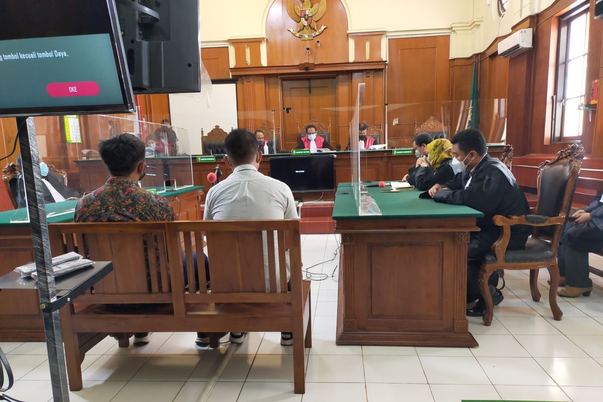 Dua polisi penganiaya wartawan divonis 10 bulan penjara