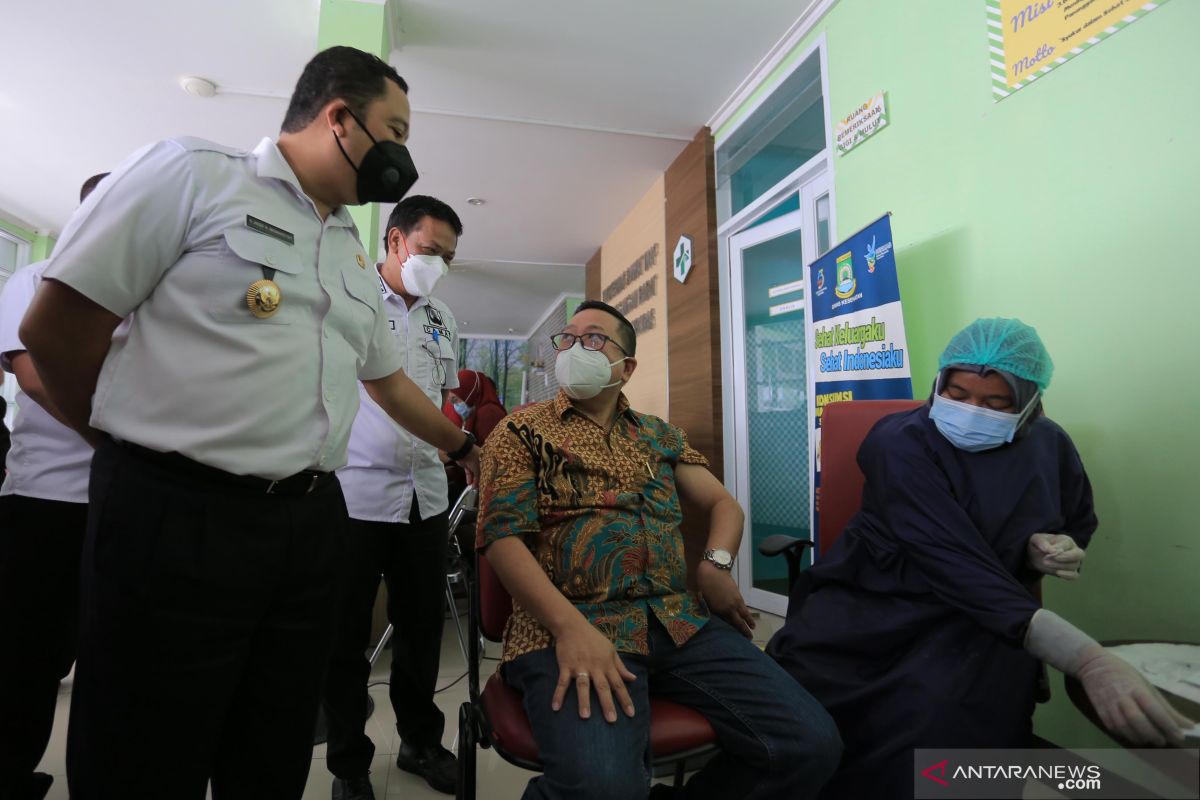 Wali Kota Tangerang: 40.000 Lansia ditarget terima vaksinasi booster