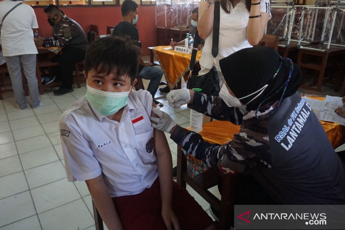 Lantamal Ambon dukung percepatan vaksinasi massal anak di Ambon, perangi COVID -19