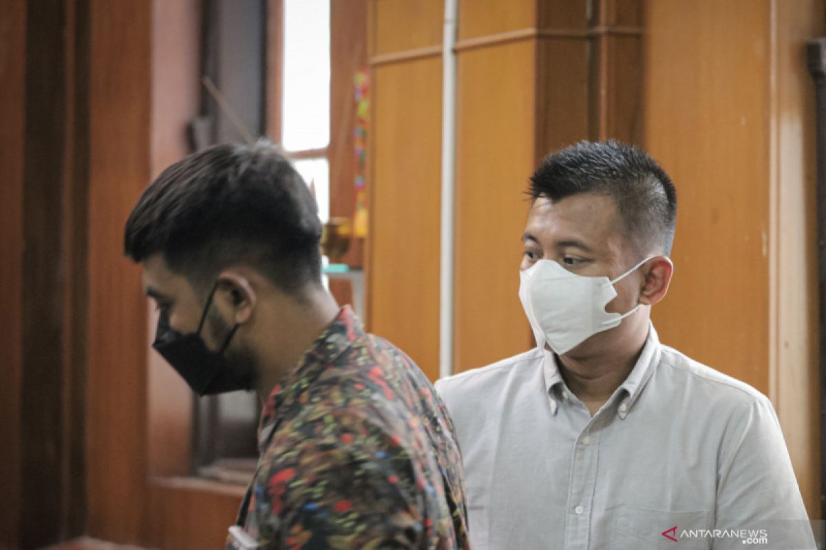 Dua polisi penganiaya jurnalis Tempo divonis 10 bulan penjara