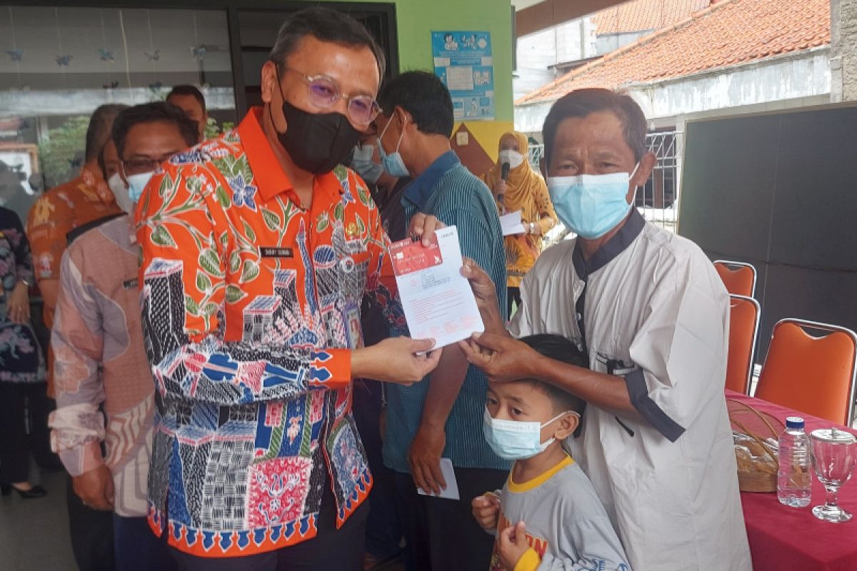 Jakarta Pusat serahkan bantuan tunai anak yatim terdampak COVID-19