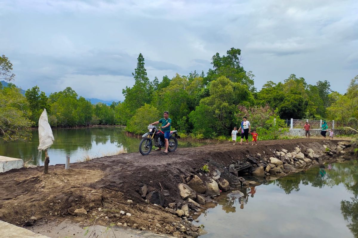 Minahada Tenggara benahi infrastruktur di kawasan objek wisata