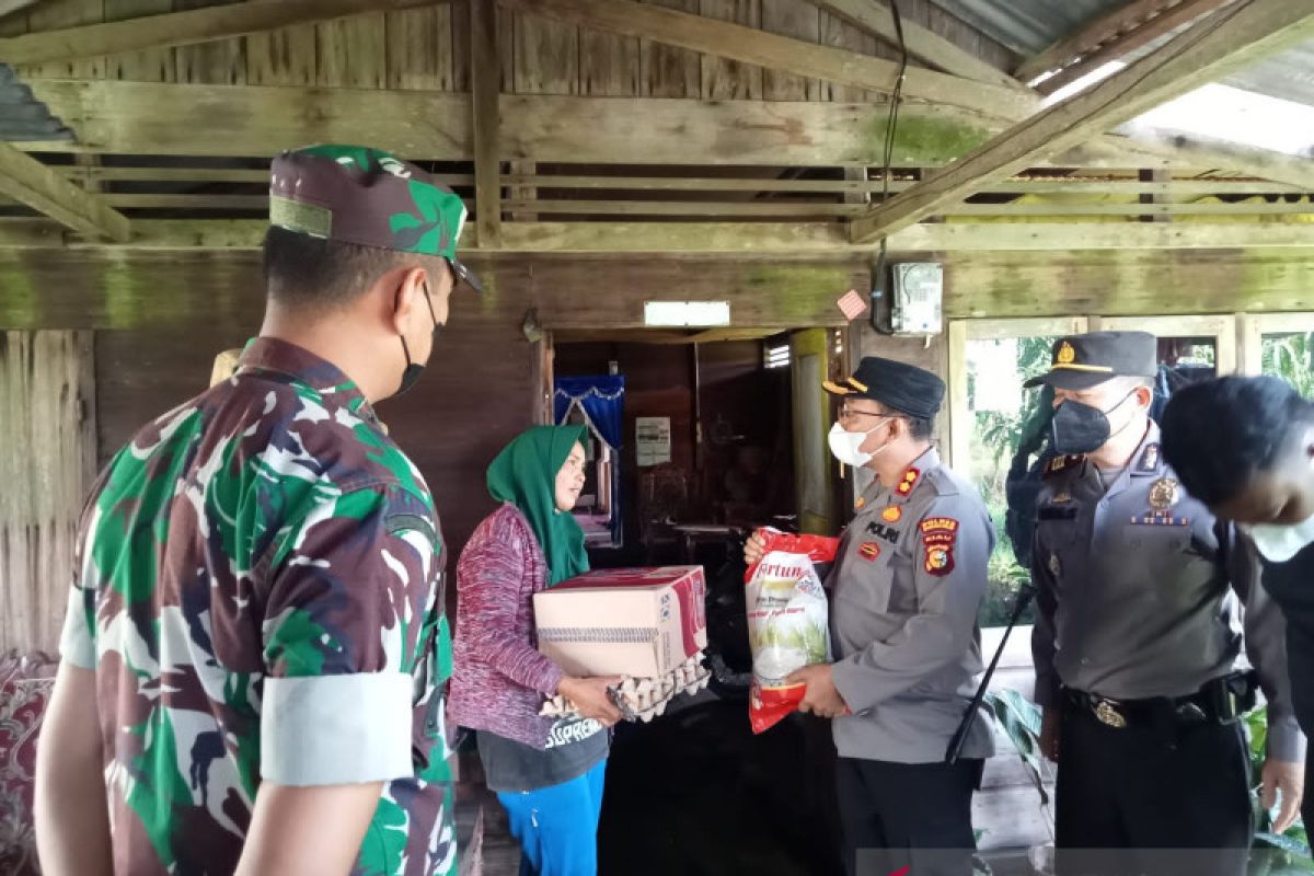 Tinjau daerah terdampak banjir di Rohil, ini pesan Bupati