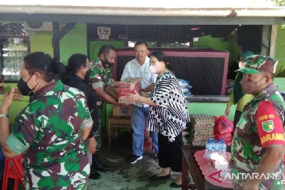 Kodim Jayapura bersama PT Sinar Mas beri bantuan korban banjir