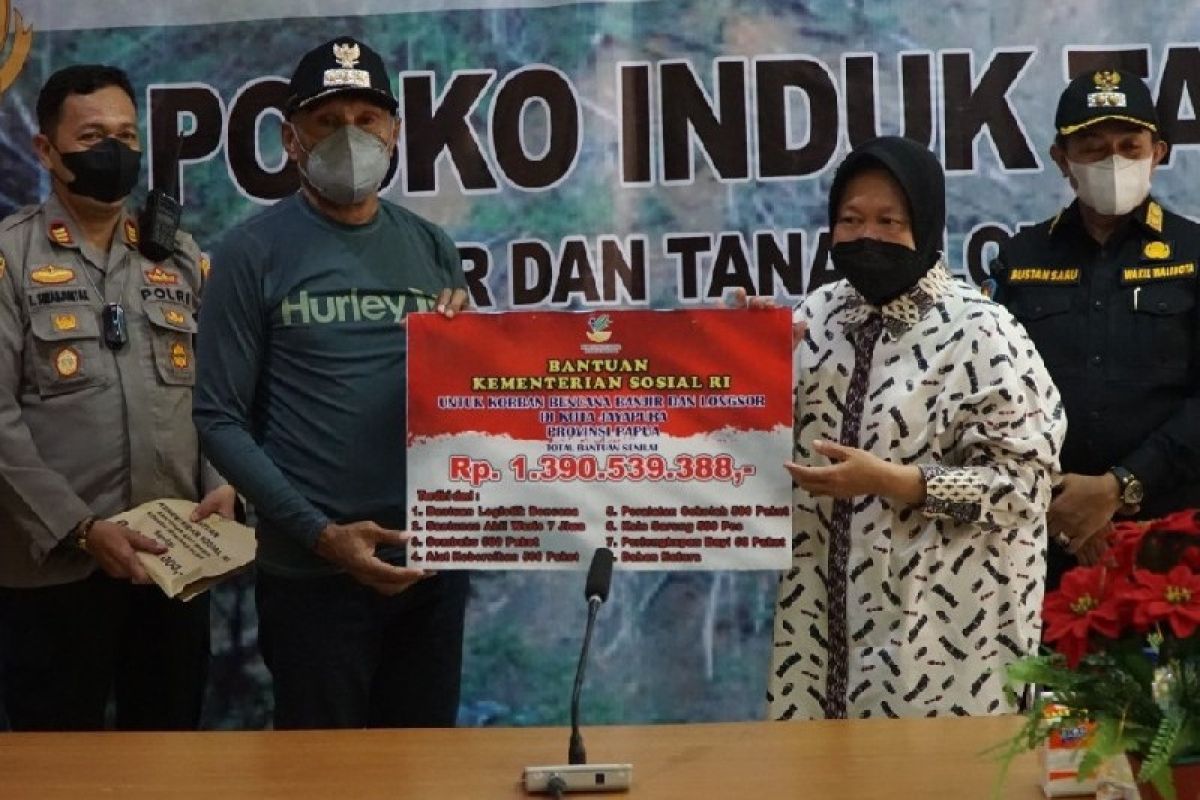 Mensos bantu Rp1,3 miliar untuk korban bencana alam Kota Jayapura