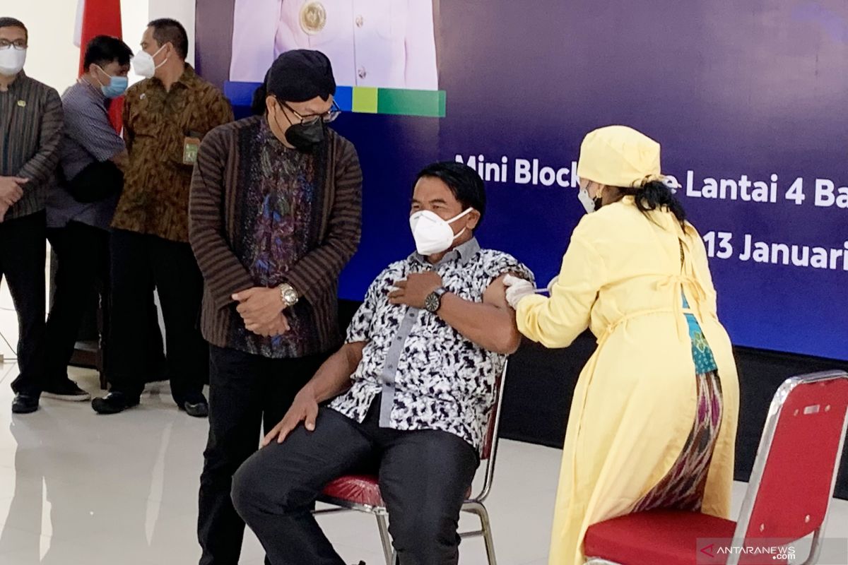 Pemerintah Kota Malang  mulai berikan vaksinasi penguat ke warga lansia