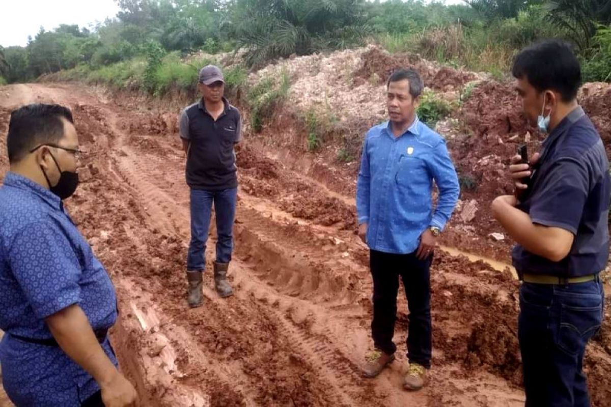 Legislator Kotim prihatin perusahaan sawit tak penuhi komitmen perbaiki jalan