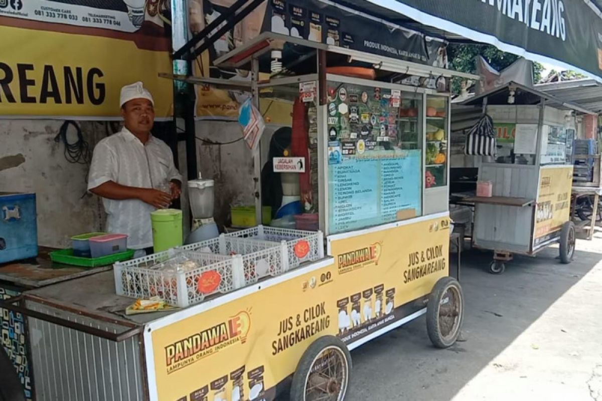 APKLI Mataram mendukung penerapan zonasi pedagang kali lima