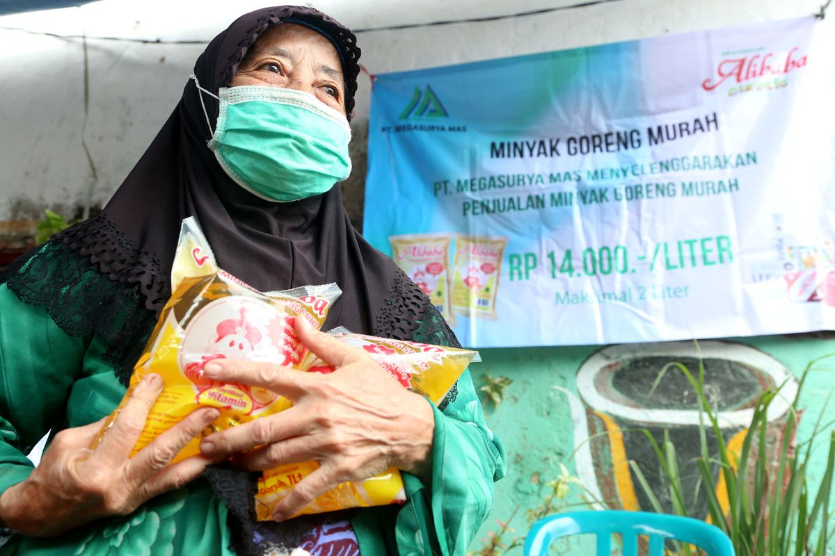 Penerima minyak goreng bersubsidi di Kota Surabaya diminta tepat sasaran