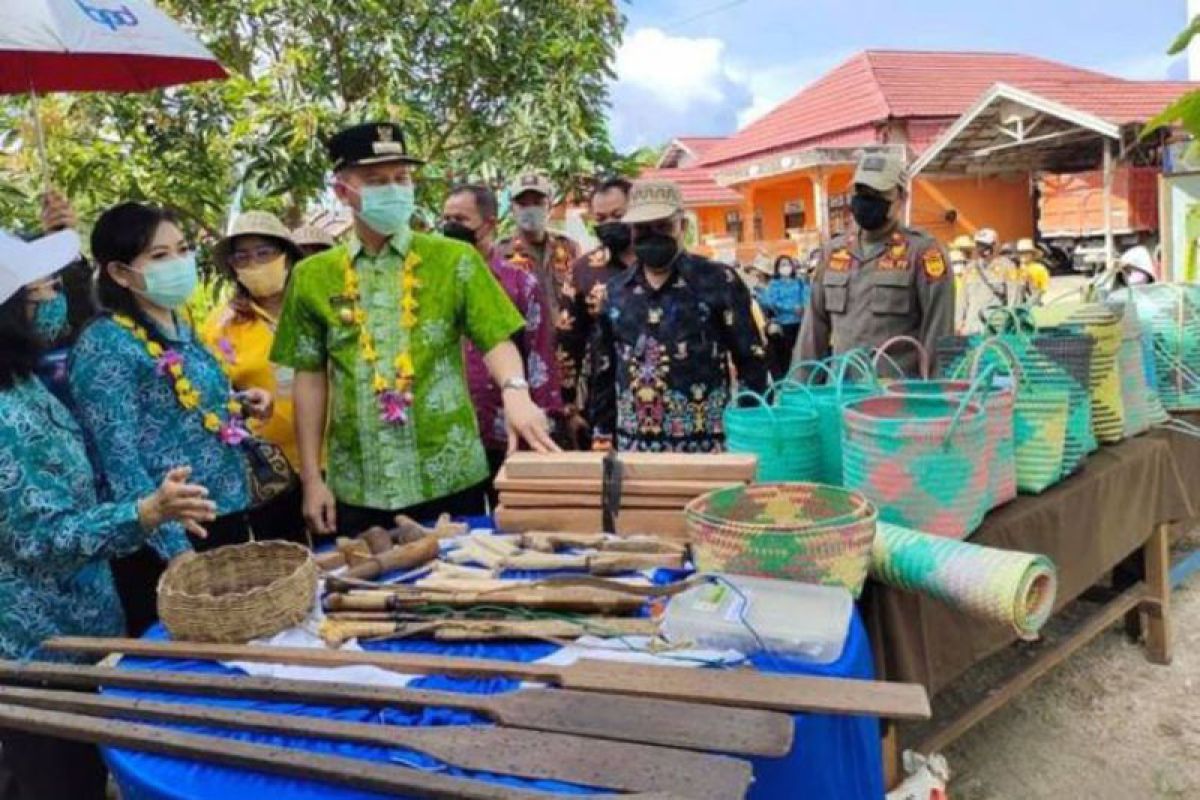 Kecapi dan mandau Gunung Mas diminati pembeli China dan Belanda