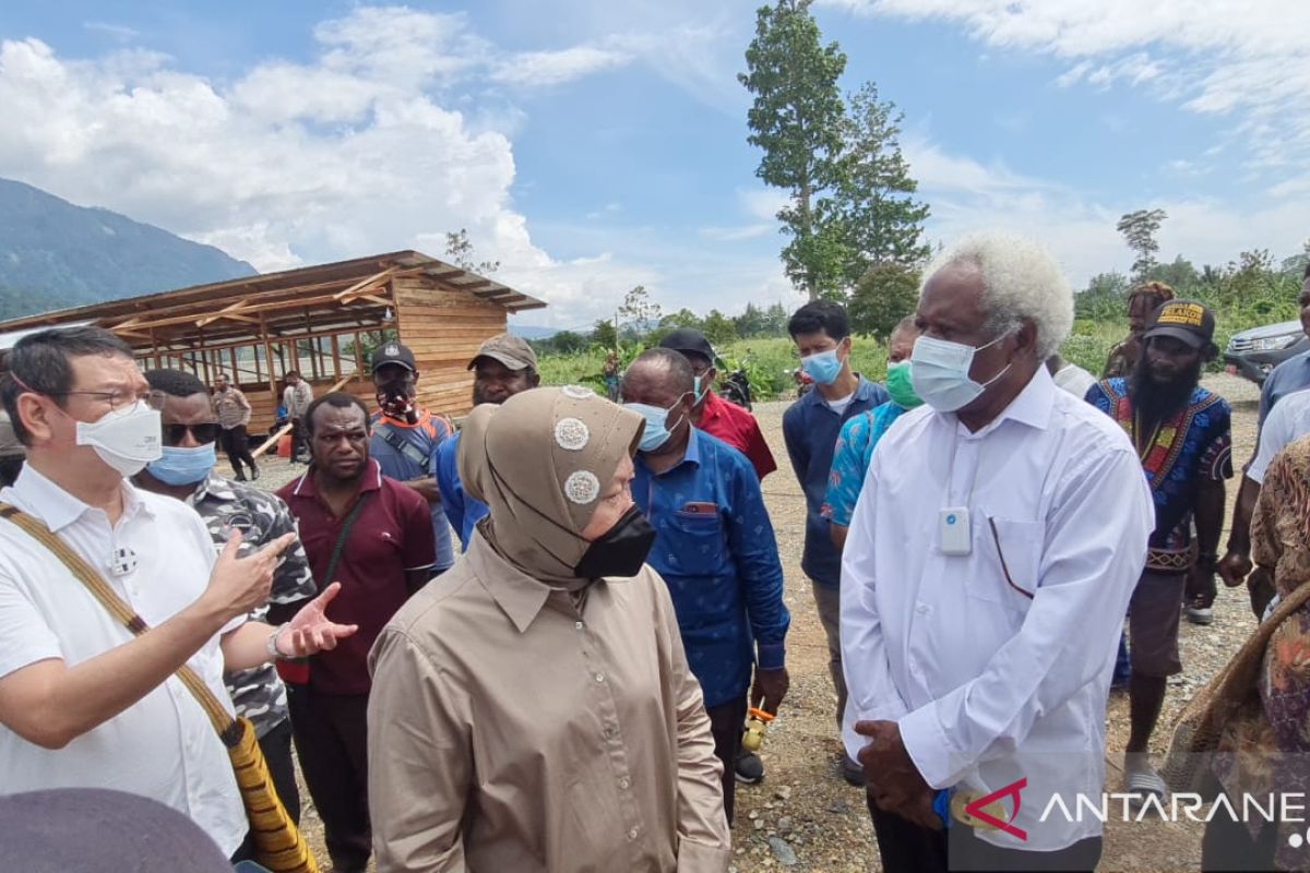 Mensos  Risma: Rumah sehat korban banjir Sentani diserahkan 17 Agustus