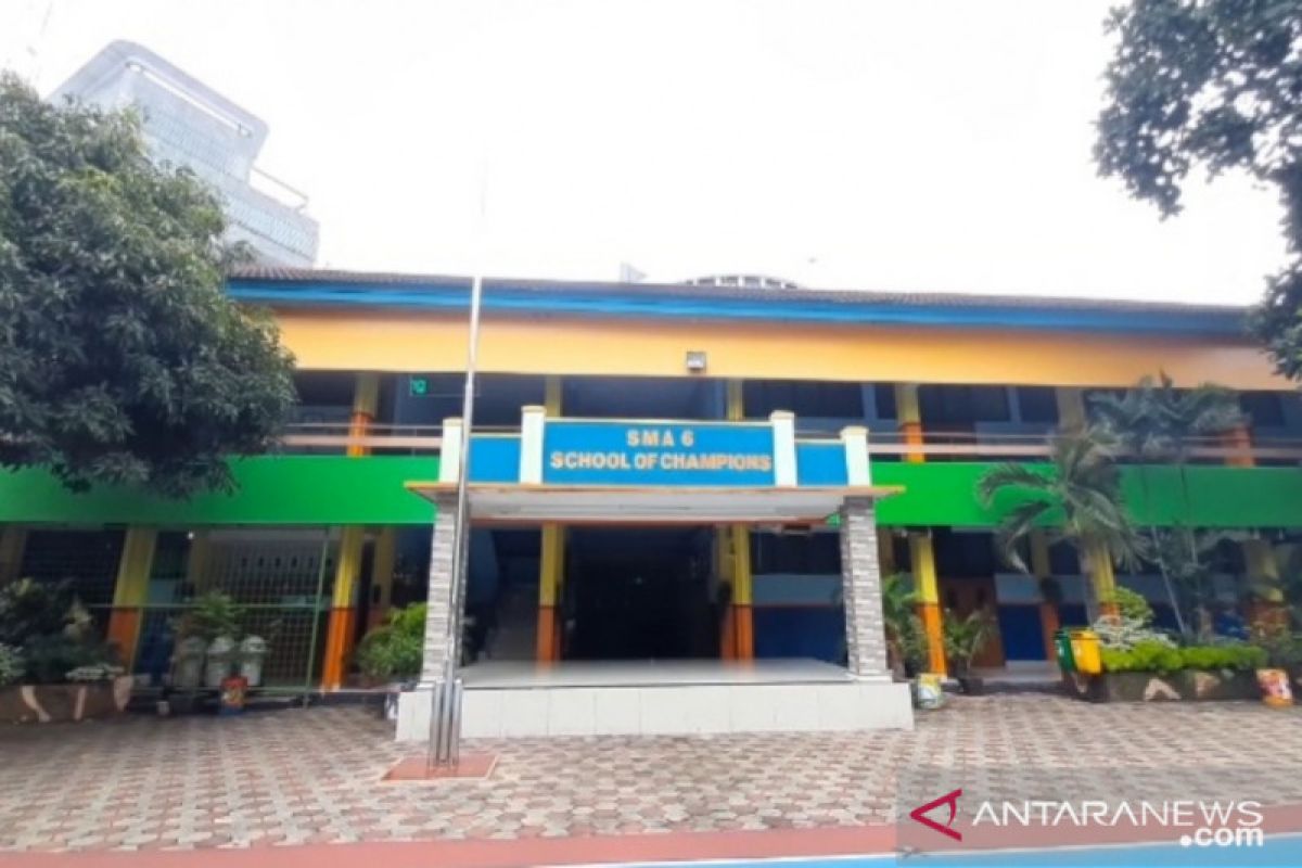 SMAN 6 Jakarta hentikan sementara PTM karena siswa positif COVID-19